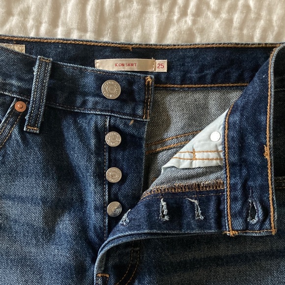 Levi Denim Mini Icon Skirt - Picture 2 of 4